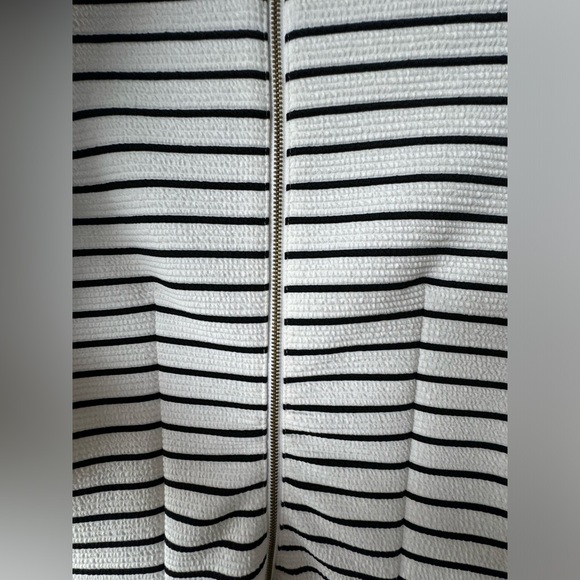 White and Black Dynamite Dress Size S - Picture 7 of 7